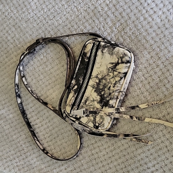 TyeDieCrossbody - Picture 1 of 9